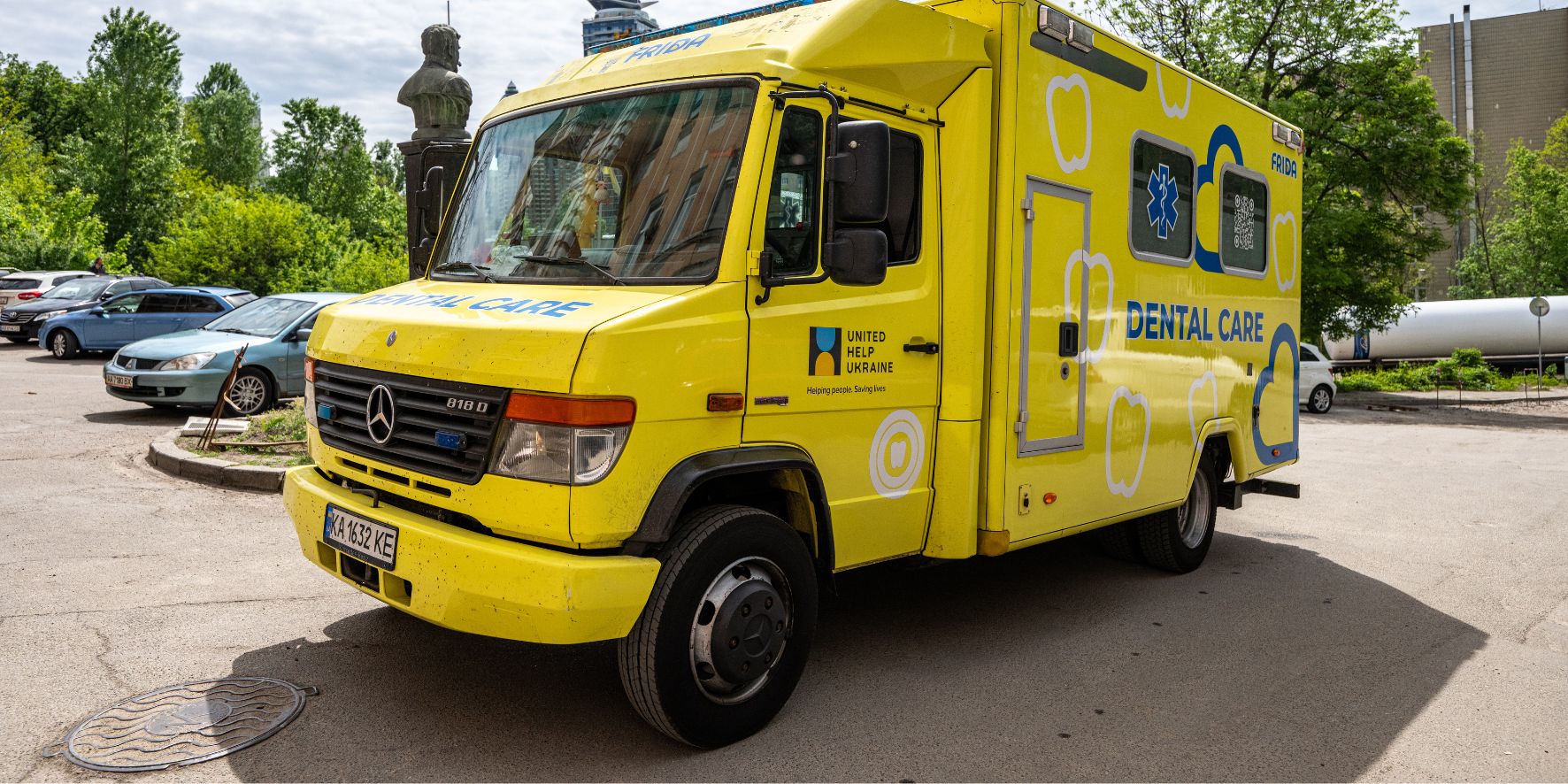 humanitarian-aid-to-ukraine-ambulance-for-hospital