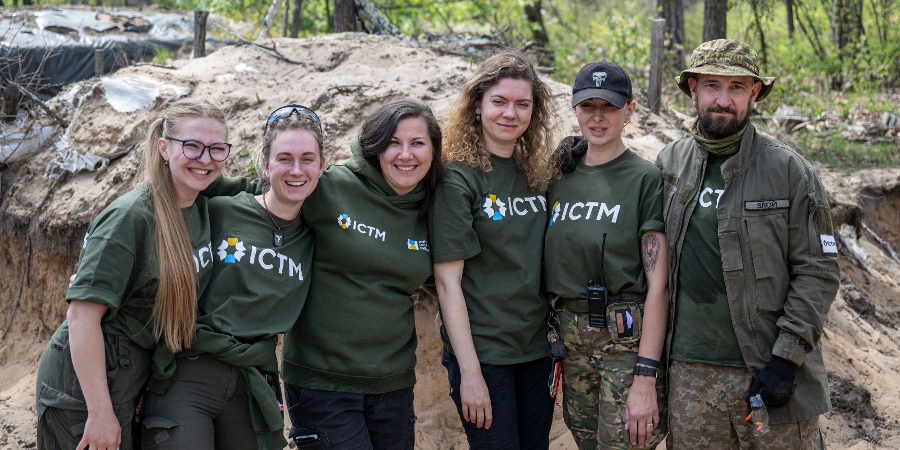 tac-med-instuctors-during-traininf-for-ukrainian-defenders